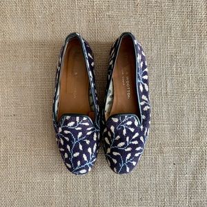 STUBBS and WOOTTON Blue Needlepoint Flats w/ Cream Floral Vine Leather Piping 6